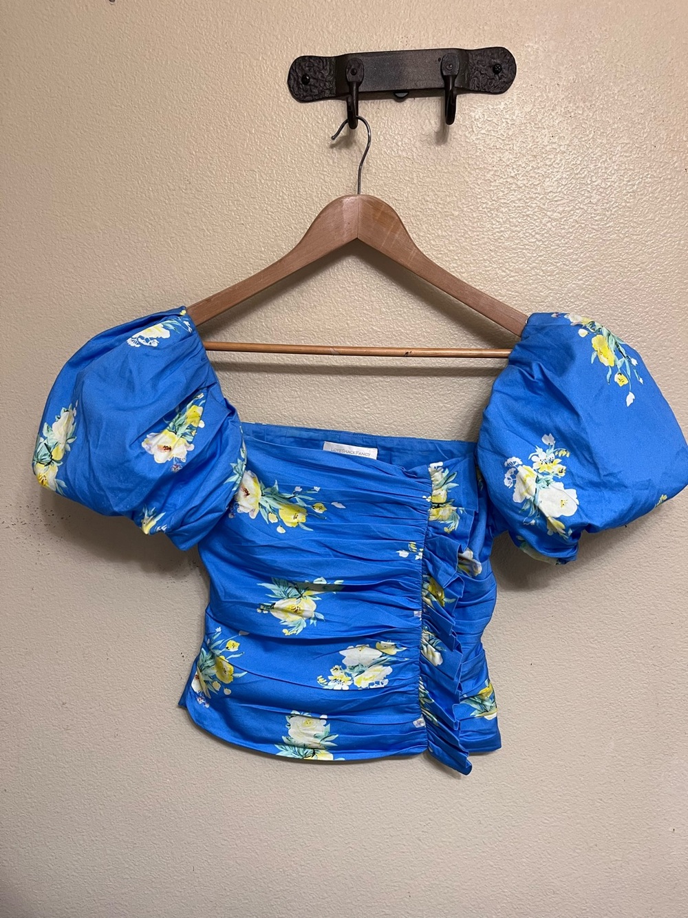 Lovesack Fancy blue floral gathered crop top with statement puff sleeves